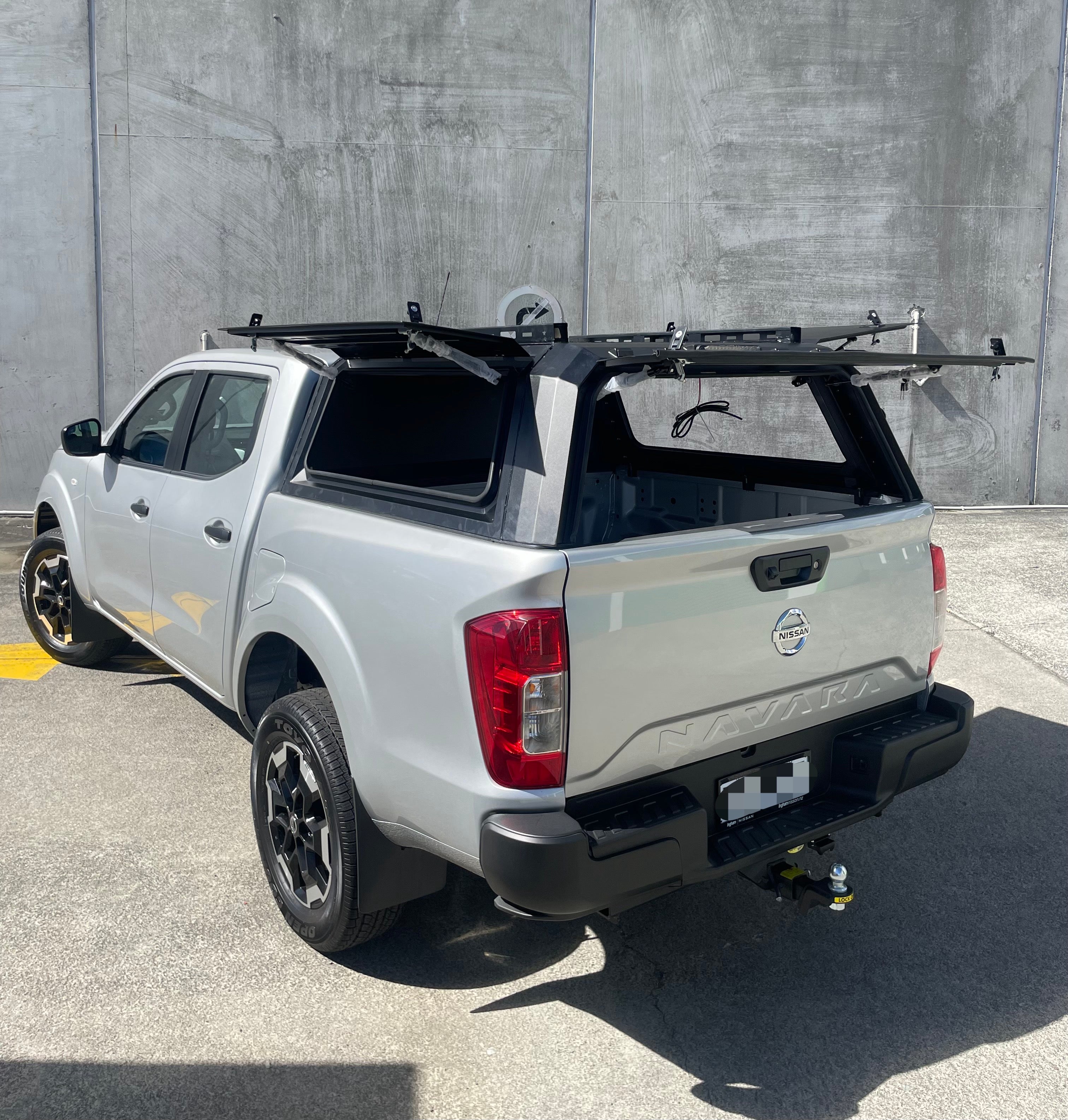 Utefit Edge Series Aluminum Canopy For Nissan Navara (2014-2020)