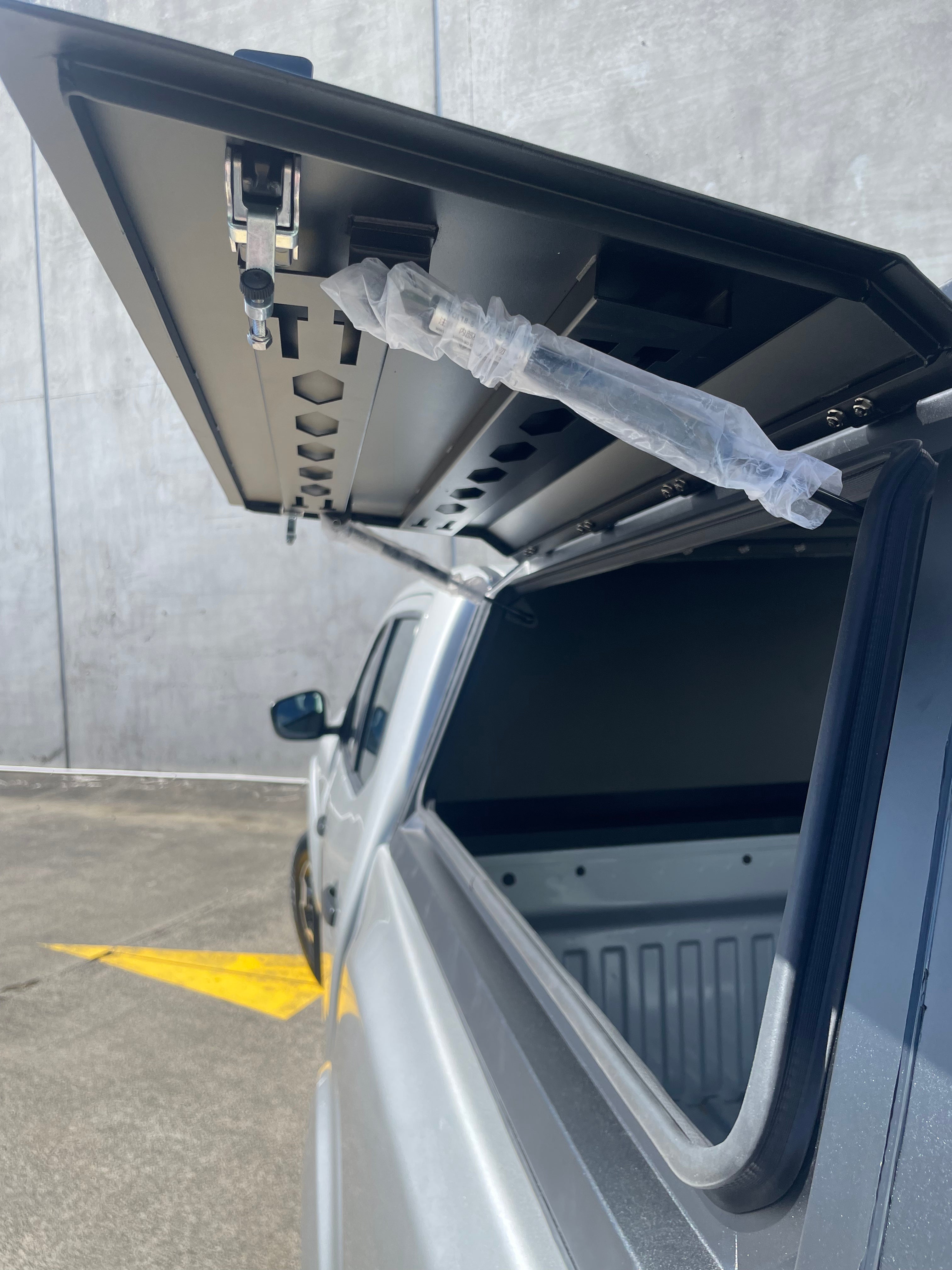 Utefit Edge Series Aluminum Canopy For Nissan Navara 2021+