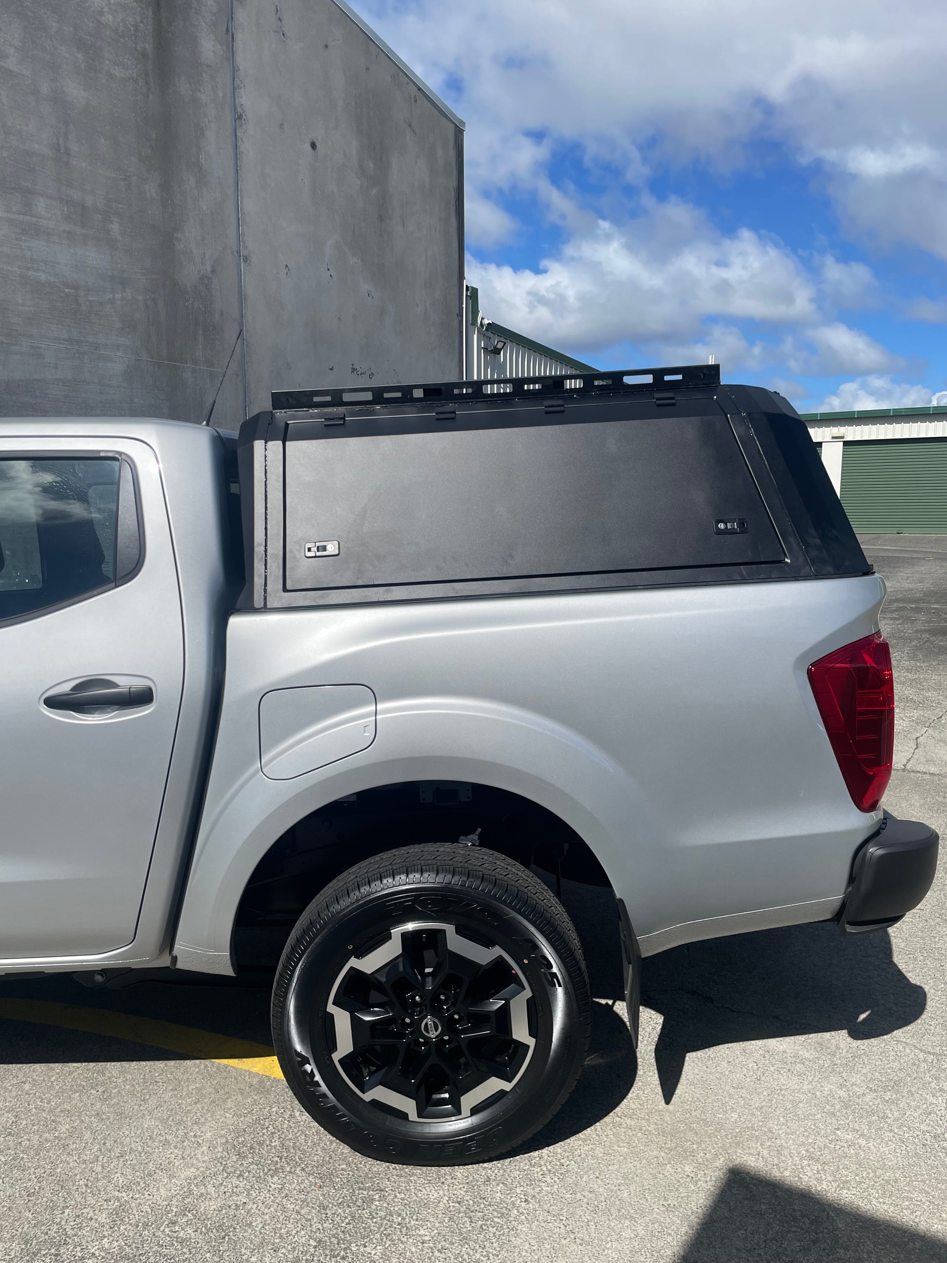 Utefit Edge Series Aluminum Canopy For Nissan Navara 2021+